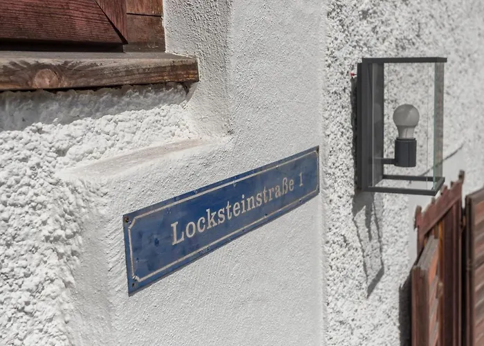 2 - Lockstein Apartment