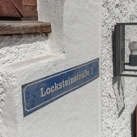 2 - Lockstein Apartment